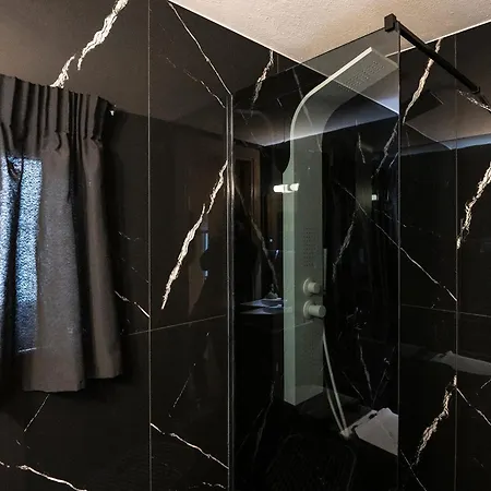 To Bee Or Not To Bee! * Vólos