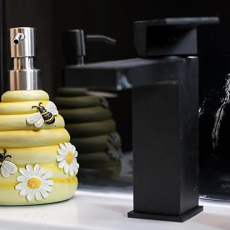 Apartment To Bee Or Not To Bee! *