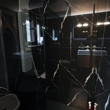 To Bee Or Not To Bee! アパート *