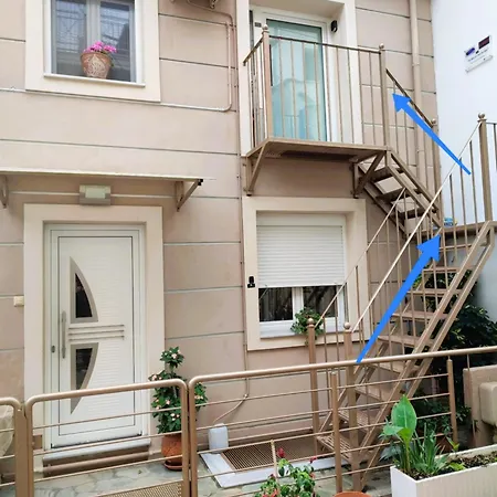 To Bee Or Not To Bee! アパート *