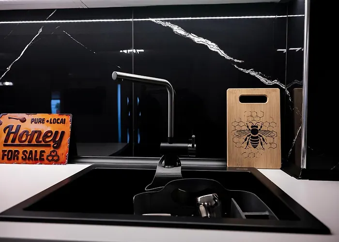 To Bee Or Not To Bee! Апартаменты *