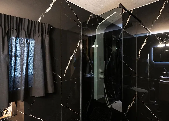 To Bee Or Not To Bee! * Волос