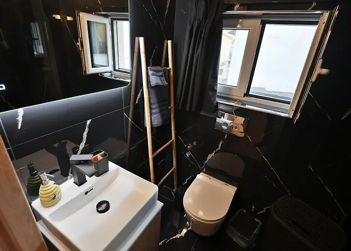 To Bee Or Not To Bee! Волос